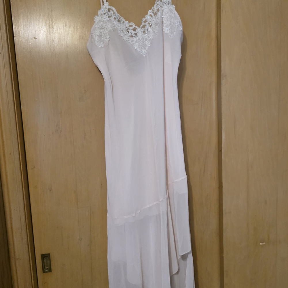 Linea Donatella Nightgown Womens M Peach Nude Sheer Beautiful Appliqued Lace- VV